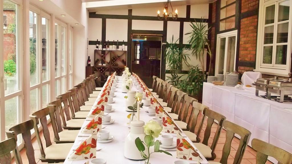 Nigel Restaurant & Hotel Im Wendland Bergen an der Dumme Exteriör bild