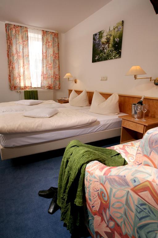 Nigel Restaurant & Hotel Im Wendland Bergen an der Dumme Rum bild