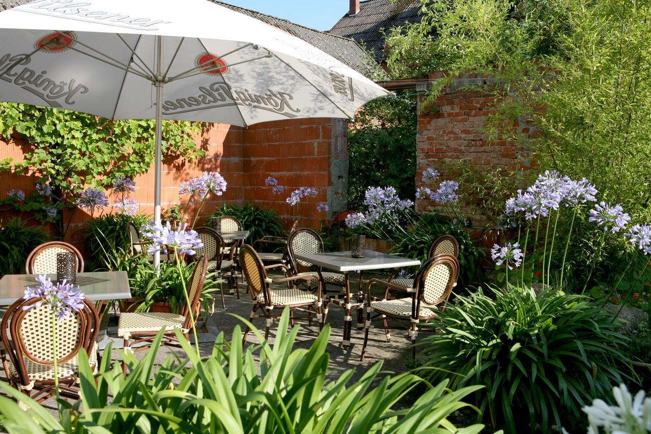 Nigel Restaurant & Hotel Im Wendland Bergen an der Dumme Exteriör bild